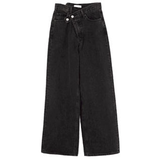 デニムパンツ¥15,180（マウジー／バロックジャパンリミテッド）