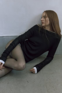 ニット¥24,200（ジゼルフ）