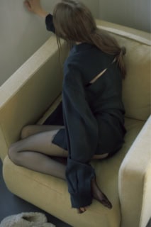 シャツ¥30,800（ジゼルフ）
