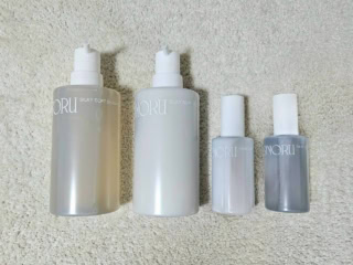 【SINORU】左からシャンプー、トリートメント、セラムにオイル。この順で使います。