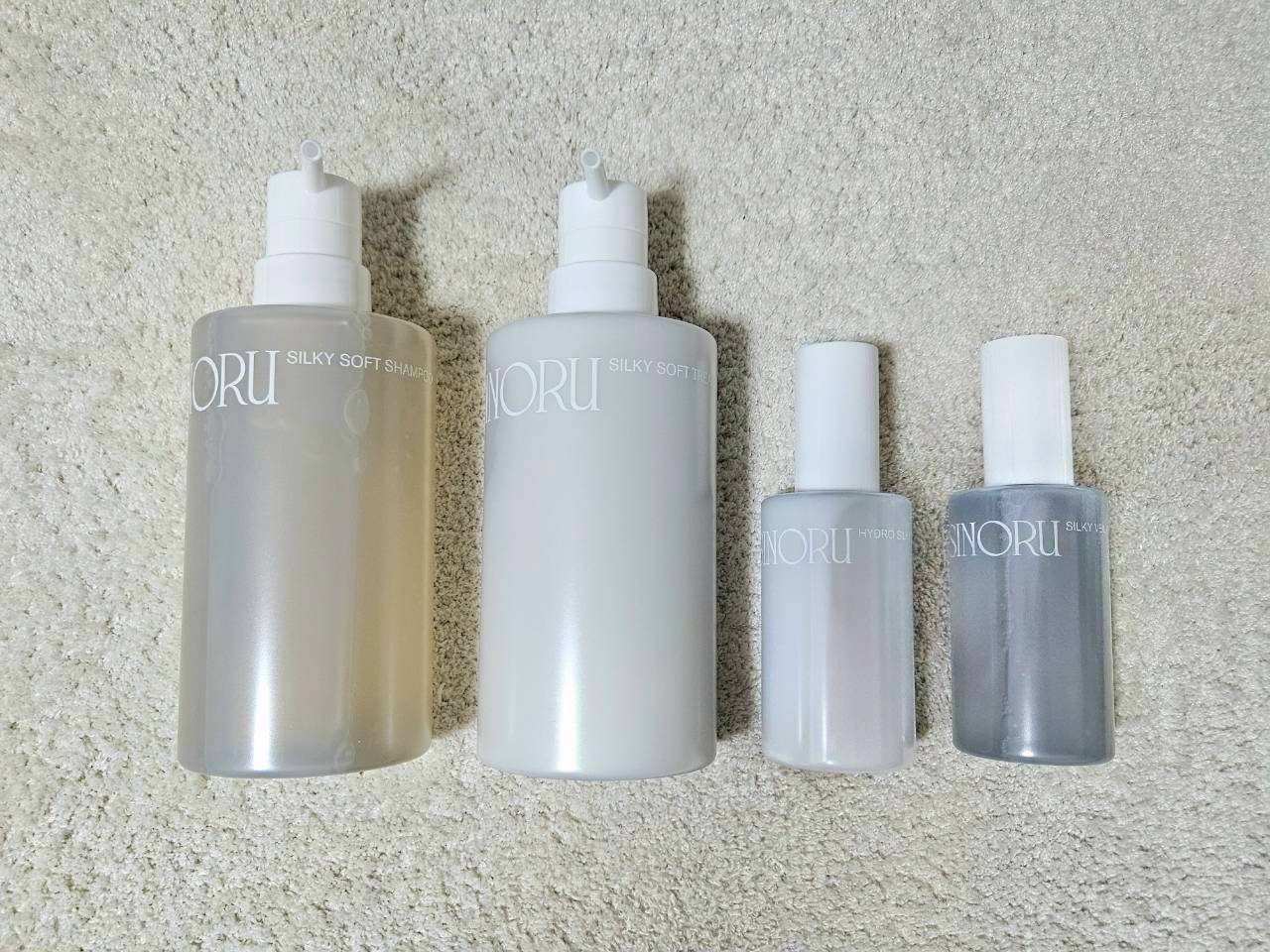 【SINORU】左からシャンプー、トリートメント、セラムにオイル。この順で使います。