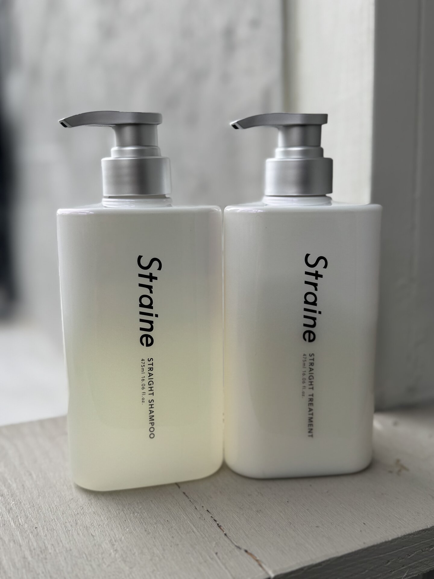 ストレイン ストレートシャンプー、同 ストレート トリートメント 各475mL ￥1,980（Straine）