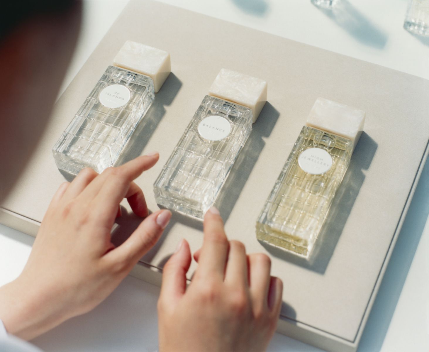 日本のラグジュアリージュエラーTASAKIが2025年10月10日(金)、自社初となるフレグランスコレクション「TASAKI HAUTE PARFUMERIE(TASAKI オート パフューマリー)」を発表。