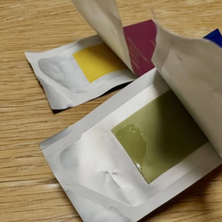 水もいらないし薄くて持ち運び便利なので、ポーチに忍ばせておけば気づいた時にいつでも摂取可能。飲み忘れを防ぎ習慣化できるのが嬉しいです。