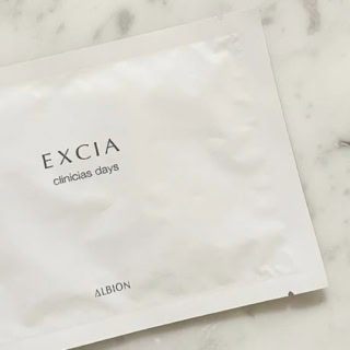 エクシア クリニシャス デイズ 28枚入 ¥22,000（アルビオン）