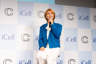 年齢に縛られない生き方を心がけているという氷川さん。