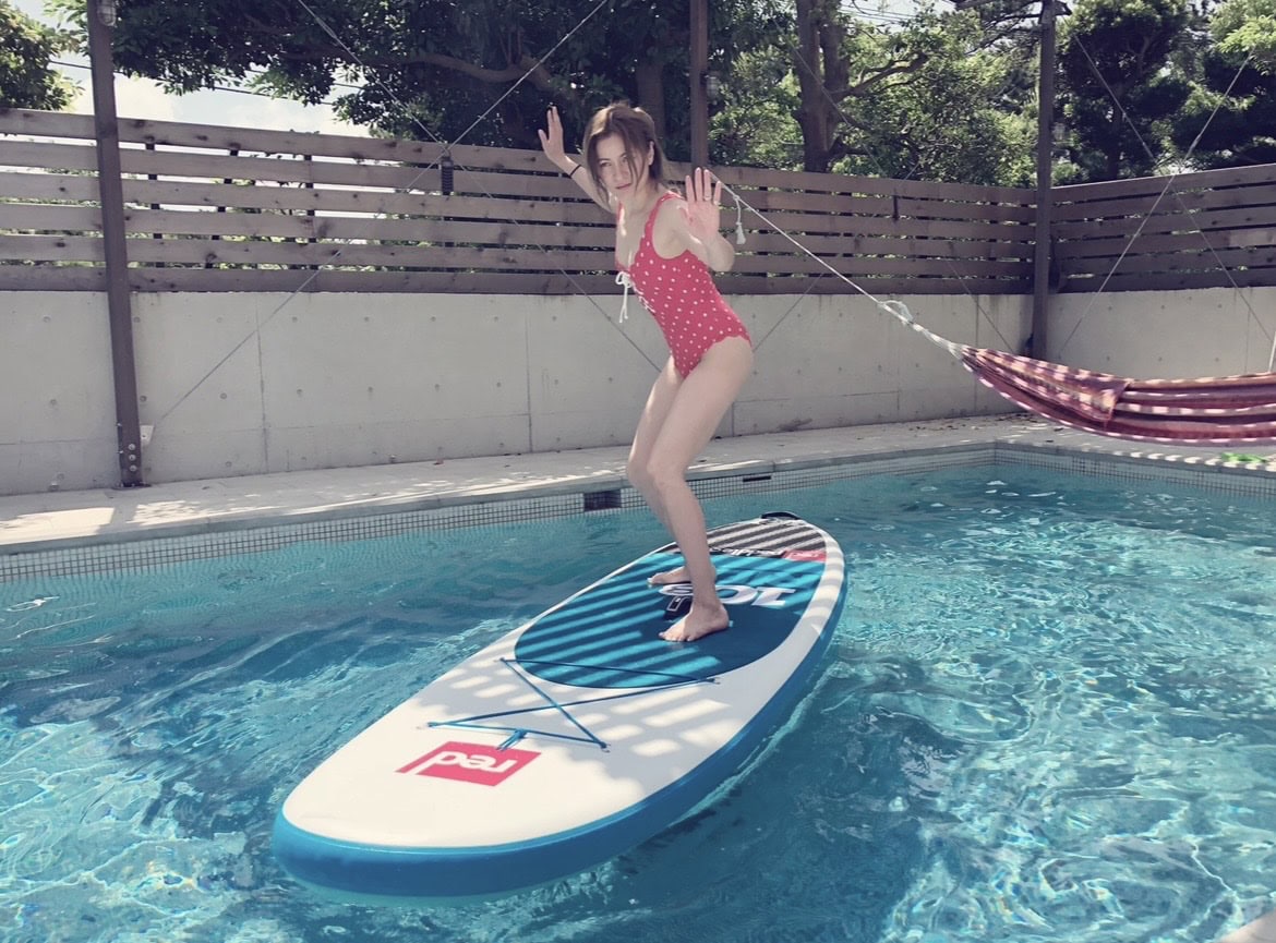 いまでもたまーにサーフィンは楽しんでいます。これは、葉山で楽しんだサップ。サップはサーフィン未経験でも楽しめるので、マリンスポーツに興味がある方にはオススメで