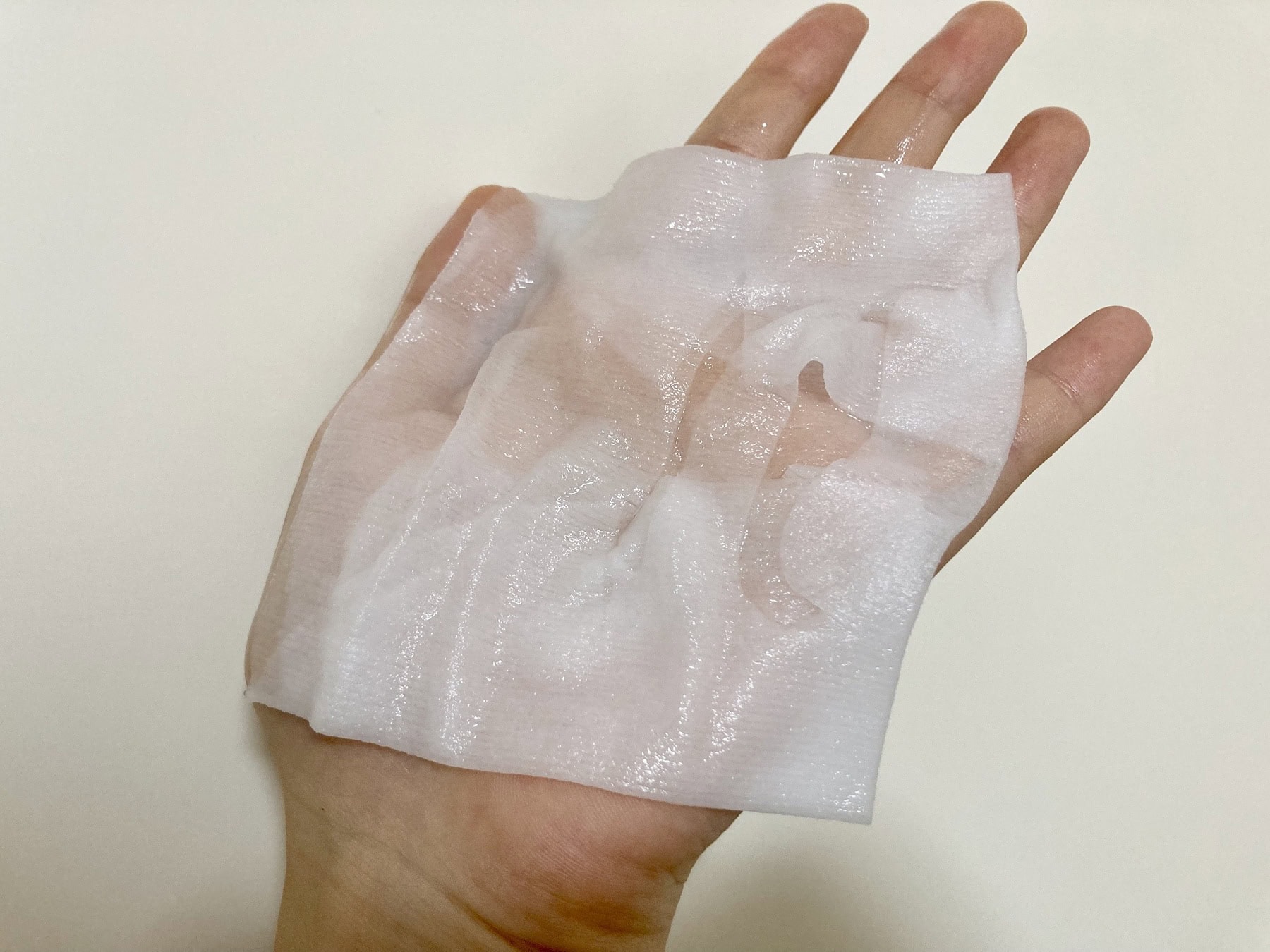 たっぷりの化粧水がひたっひたに含まれています！