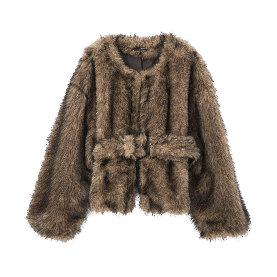 ファージャケット¥47,300(スタイリング//スタイリング/ルミネ新宿1店)