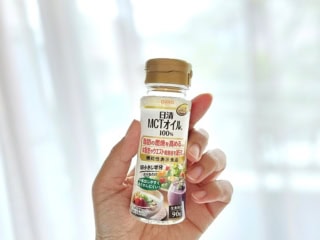 手軽に手にしやすいうえ信頼感があるのが「日清オイリオ」のMCTオイル。