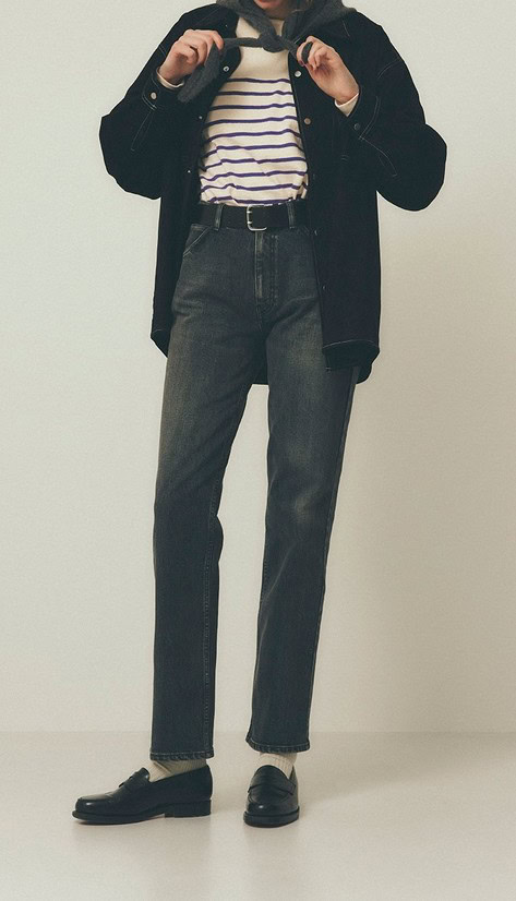 KITTY STRETCH DENIM PANTS￥29,700 カラー展開／ブルー、ブラック サイズ／PO、32、34、36、38