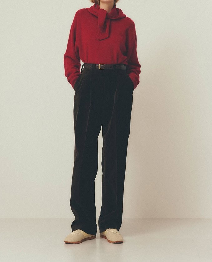 ORGANIC VELVET TOMBOY PANTS￥31,900 カラー展開／ネイビー、プラウン サイズ／PO、32、34、36