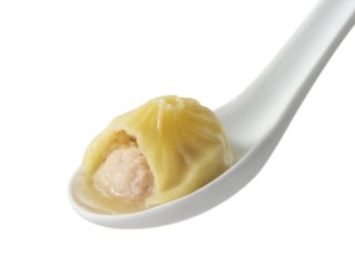 「小籠包 食べる瞬間まで熱々に蒸す」