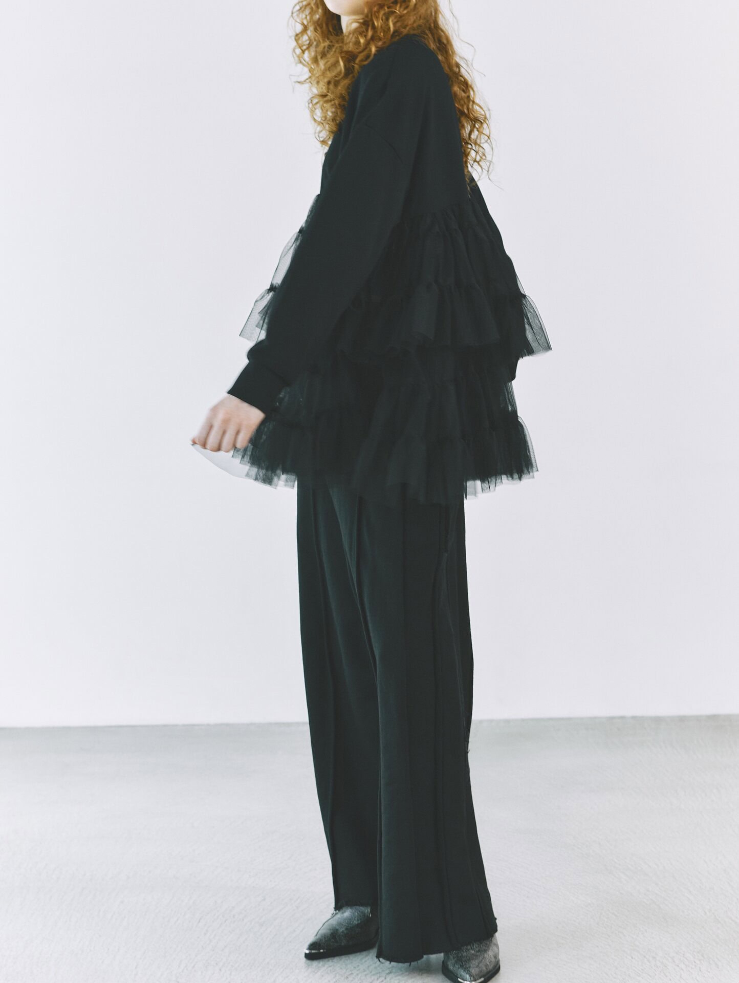 お腹周りはしっかりカバー。ふんわりとしたAラインでスタイルアップが望めます。