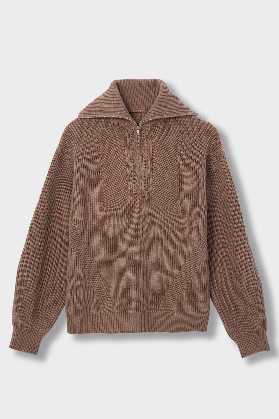 ブラウンは明るめのカラーで大人な落ち着いたムードです。