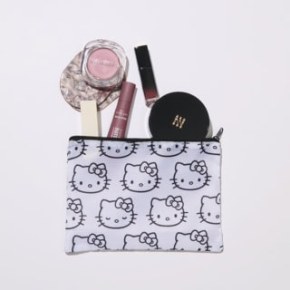 お直し用のメイクポーチとしてちょうどいいサイズです。