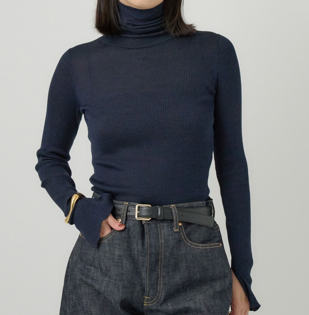 18Gシルクリブタートルネックニット￥35,200