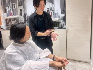 年齢を重ねることで、髪悩みって増えますよね？ サロンでは最適なホームケアもアドバイスしてくれます。