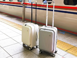 静音ダブルキャスターで動きがスムーズ!