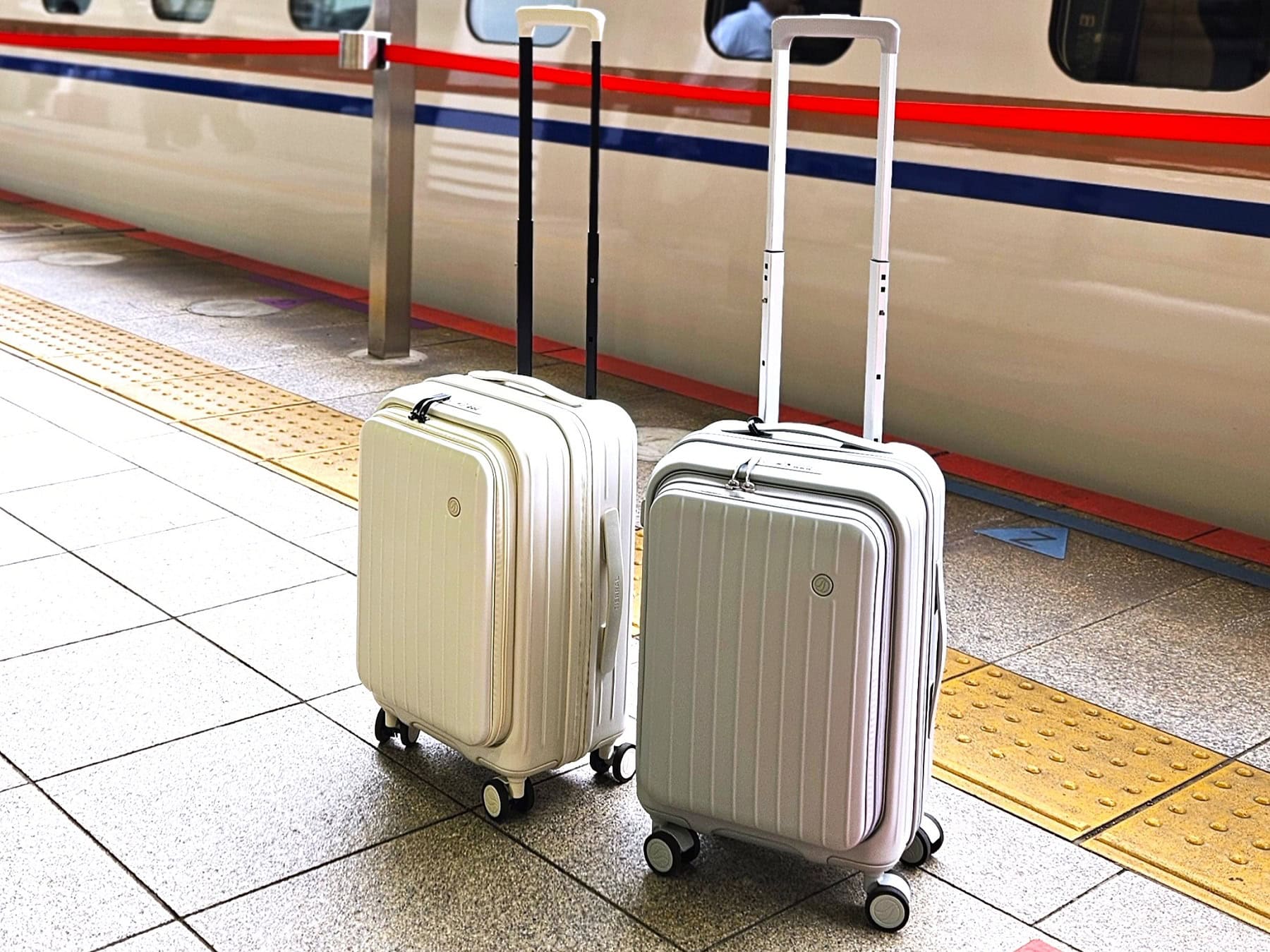 静音ダブルキャスターで動きがスムーズ！