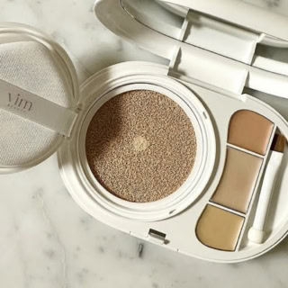 エフェクト ライク フィニッシュ ファンデーション キット SPF50+・PA+++ 全4色 各¥4,350(vim BEAUTY)