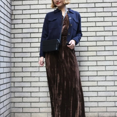 【40代スナップ】無料刺繍サービス付き♡パリ発ブランドのニットカーデが可愛い！｜羽根郁美さん