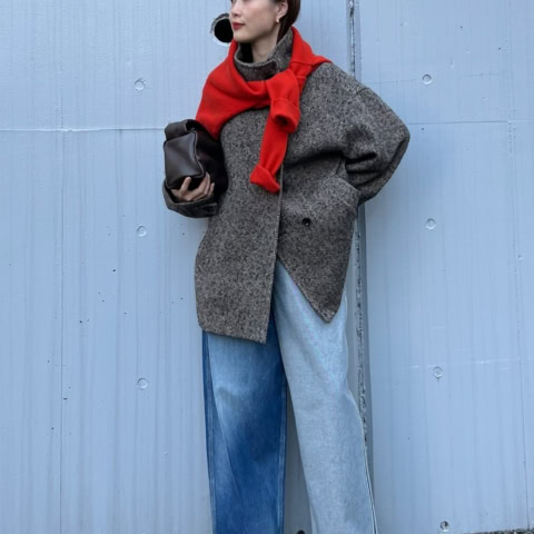 【40代スナップ】ヘリンボーン生地が上品♡ オンオフ活躍する優秀コートはコレ！｜市川綾子さん