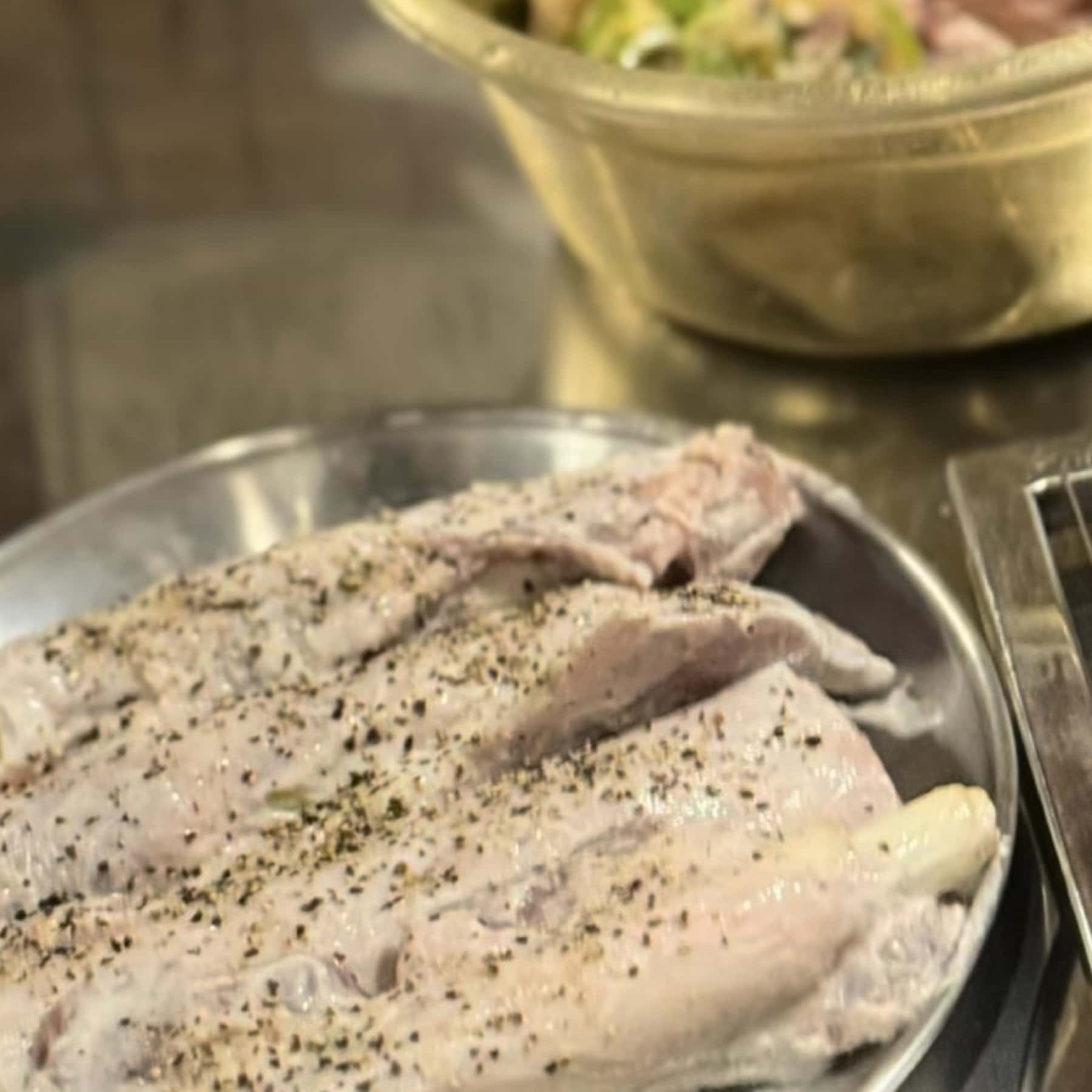 『炭川カルメギ新龍山店』のサムギョプサル