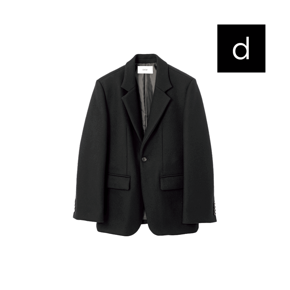 【G.V.G.V.のジャケット】 厚手で真冬も出番がありそうな黒ジャケット。王道のビッグシルエットで、どんなコーデにもしっくりハマります。¥72,600（ジーヴィージーヴィー／grapevine by k3）