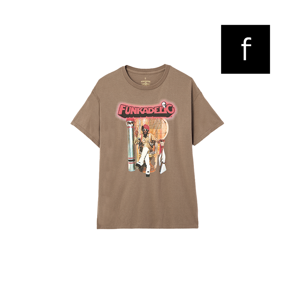 【BLUESCENTRICのプリントT】 インパクト大なプリントTは着こなしの飛び道具に。無地のシンプルなTシャツよりも秋冬は少し攻めたい気分。¥8,580（ブルースセントリック／メイデン・カンパニー）