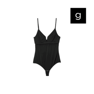 【Intimissimiのキャミボディスーツ】 インナーとしてはもちろん、キャミソールとして1枚でもいけるボディスーツ。胸元のカッティングが女っぽい。¥9,990(インティミッシミ/インティミッシミ 渋谷文化村通り店)