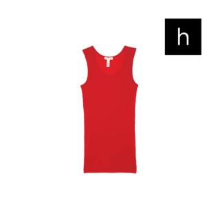 【Souple Luzのタンクトップ】 タンクトップはトレンドカラーでもある赤をチョイス。ボディラインにフィットする細身のシルエットで着心地も抜群。¥12,100(スープレ ルース/メイデン・カンパニー)