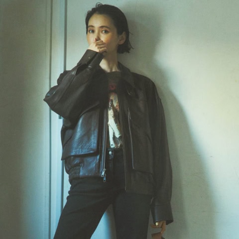 攻めのTシャツコーデも「キレイめデニム」と「レザー」で大人の品格見せ！【10日間着まわし】