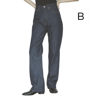 【AURALEEのストレートデニム】 パリッとした風合いのストレートデニムはキレイめ担当に抜擢。スラックスのような美しいシルエットでデイリーにはもちろんのこと、オフィスでも活躍してくれること間違いなしです。¥37,400（オーラリー）