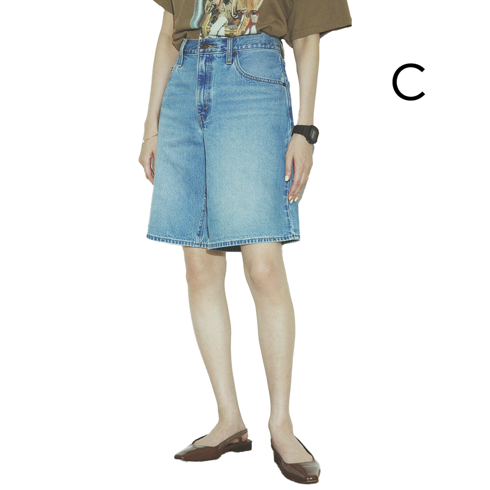 【Levi’s®のハーフデニム】 90年代のリバイバルブームにより最近また流行り出したハーフ丈デニム。いつもの着こなしが分かりやすく今っぽくなるので、ぜひラインナップに取り入れたいところ。¥9,900（リーバイス®／リーバイ・ストラウス ジャパン）