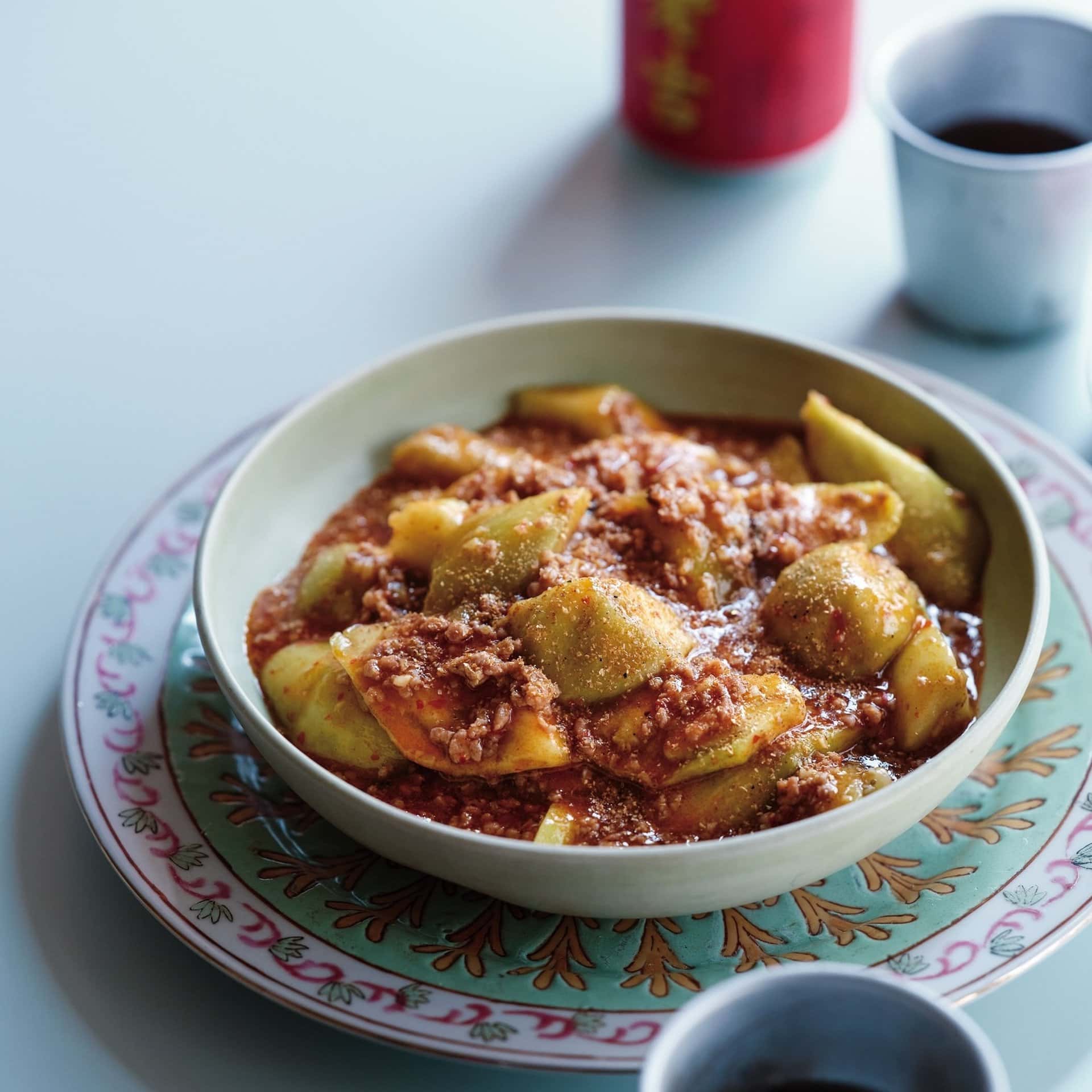 花椒×山椒のピリッとしびれる、爽やかな辛さがクセになる。なすはあれば柔らかな長なすを使うのがオススメ。