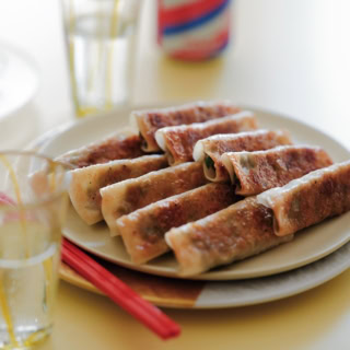 最高にうまい。家中華 『ピーマンとバジルの棒餃子』