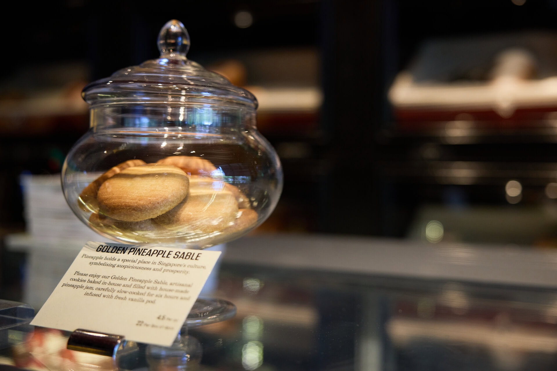 レアみやげ⑦DOLCETTOのパイナップルケーキ　ゴールデンパイナップルサブレはひとつ4.5シンガポールドル（日本円で約547円）。