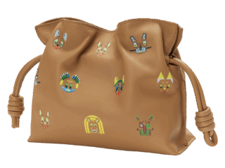 バッグ〈キャッツ フラメンコ クラッチ ミニ〉［H18XW23.9XD9㎝］¥414,700（ロエベ／ロエベ ジャパン クライアントサービス）