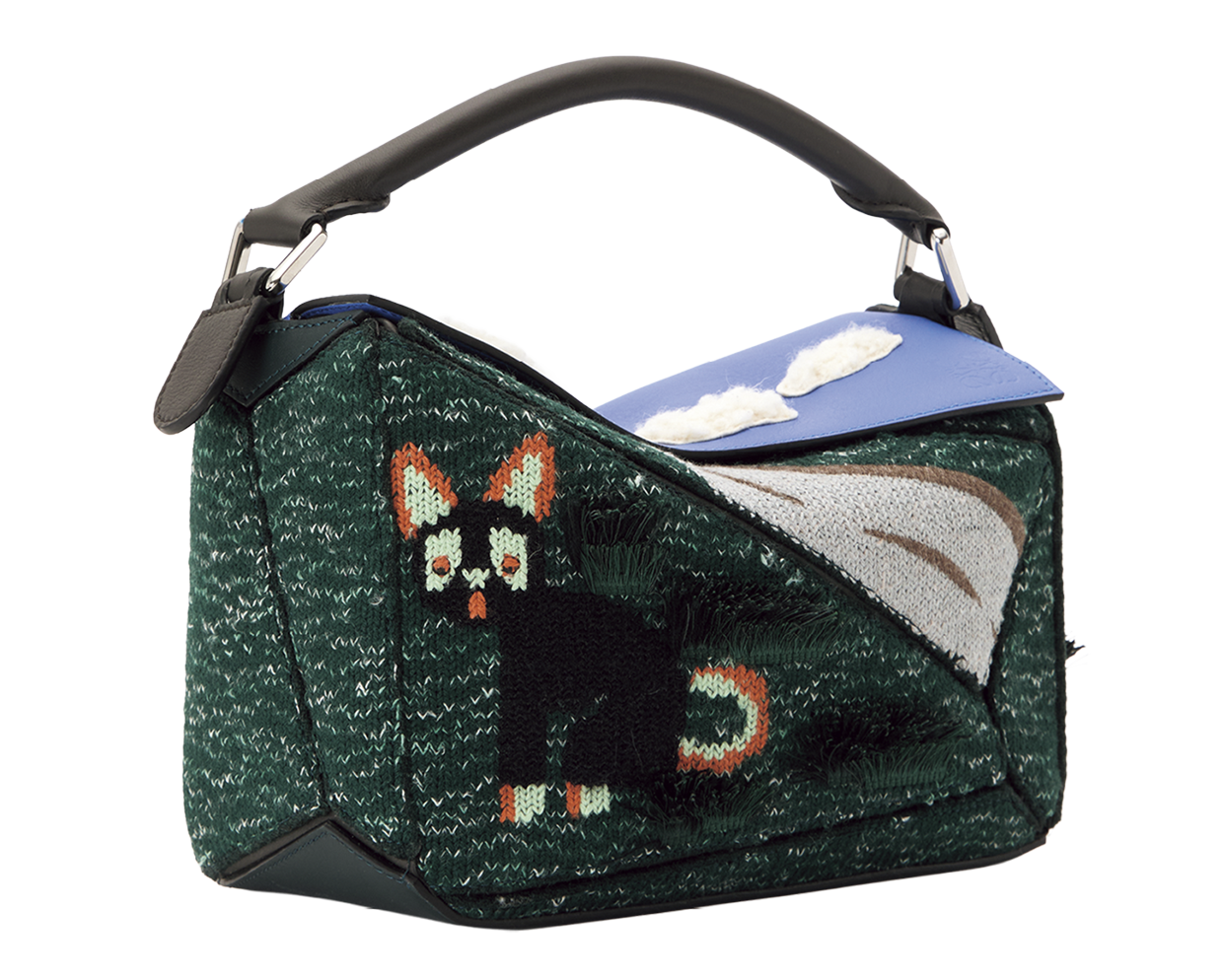 バッグ〈フューチャリスト キャット パズル スモール〉［H16.5×W24×D10.5㎝］¥649,000※伊勢丹新宿店でのポップアップにて先行発売（ロエベ／ロエベ ジャパン クライアントサービス）