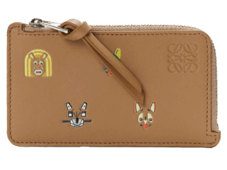 〈キャッツ コインカードホルダー〉［H7.5×W13×D1㎝］¥77,000（ロエベ／ロエベ ジャパン クライアントサービス）