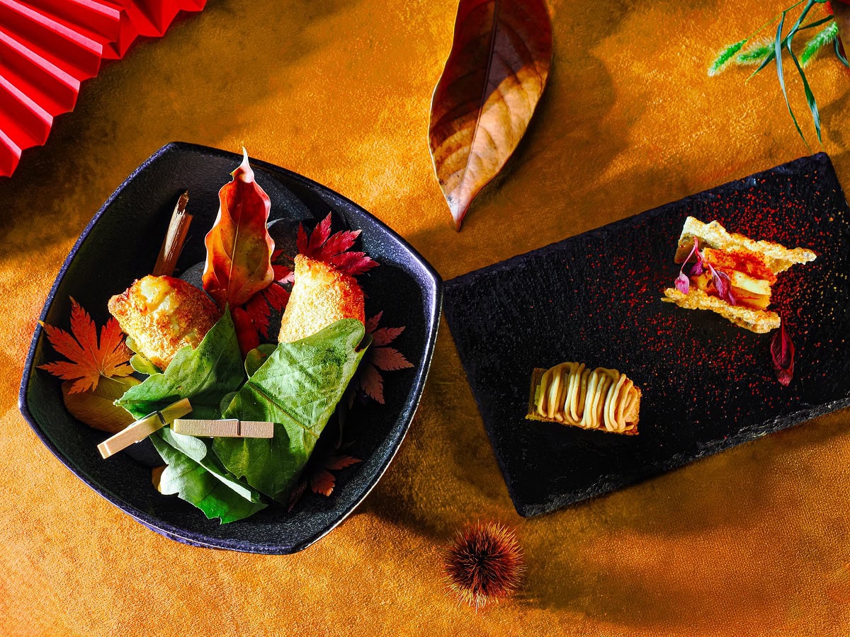 アミューズ ブーシュ（4品）：シェフのコンソメスープ（聖護院蕪入り）／ポルチーニ茸と笠間栗のモンブラン／穴子のバルサミコ風味サンド／秋刀魚とドライトマトのパイ包み