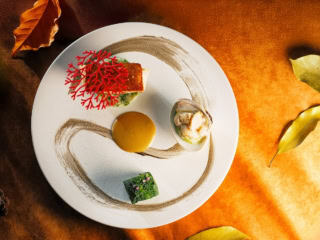 メインー魚料理：真鱈のソテー　海藻のリゾット ジュドコキヤージュ