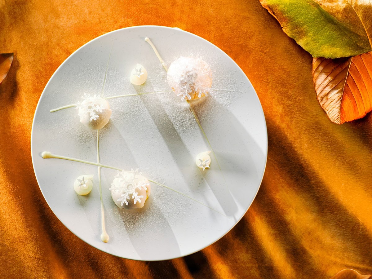 オードブル：鮮魚のマリネと蟹 香草風味