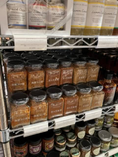 東京・代々木上原の「REI Chinese restaurant」との取り組みで生まれた、中華料理に欠かせない調味料の「醤」4種。