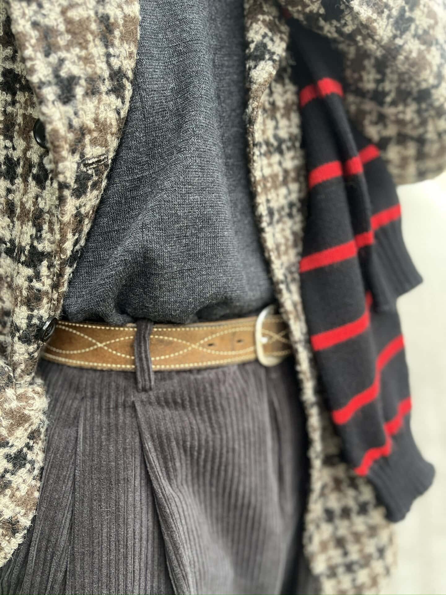 古着屋で購入したというウエスタン調のベルトが絶妙なアクセントに