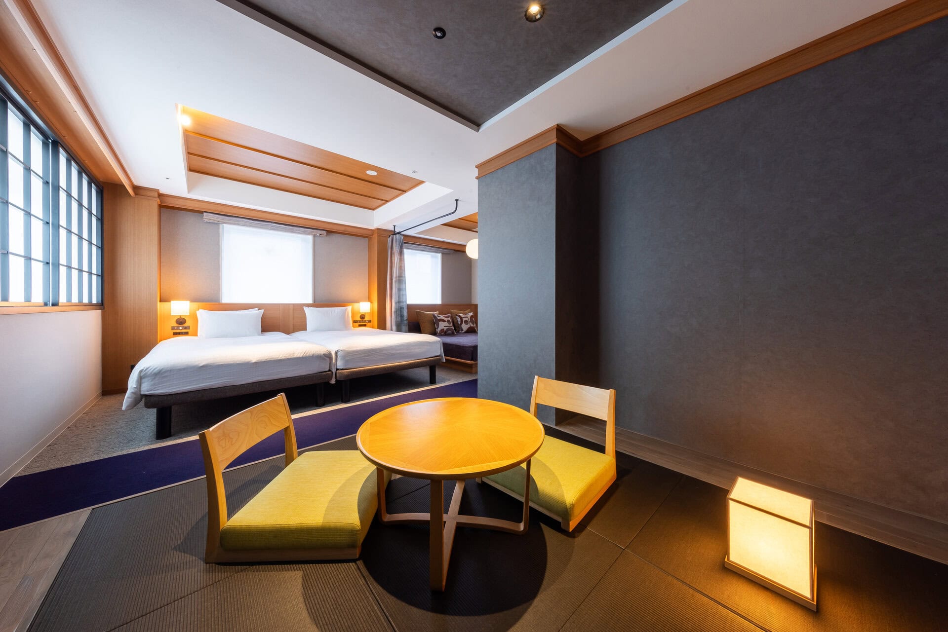 スイートルームに備えるけられた心安らぐ和室スペース。