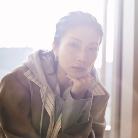 「家族って鍛えられる存在ですよね（笑）」柴咲コウ｜11月28日公開映画『兄を持ち運べるサイズに』インタビュー