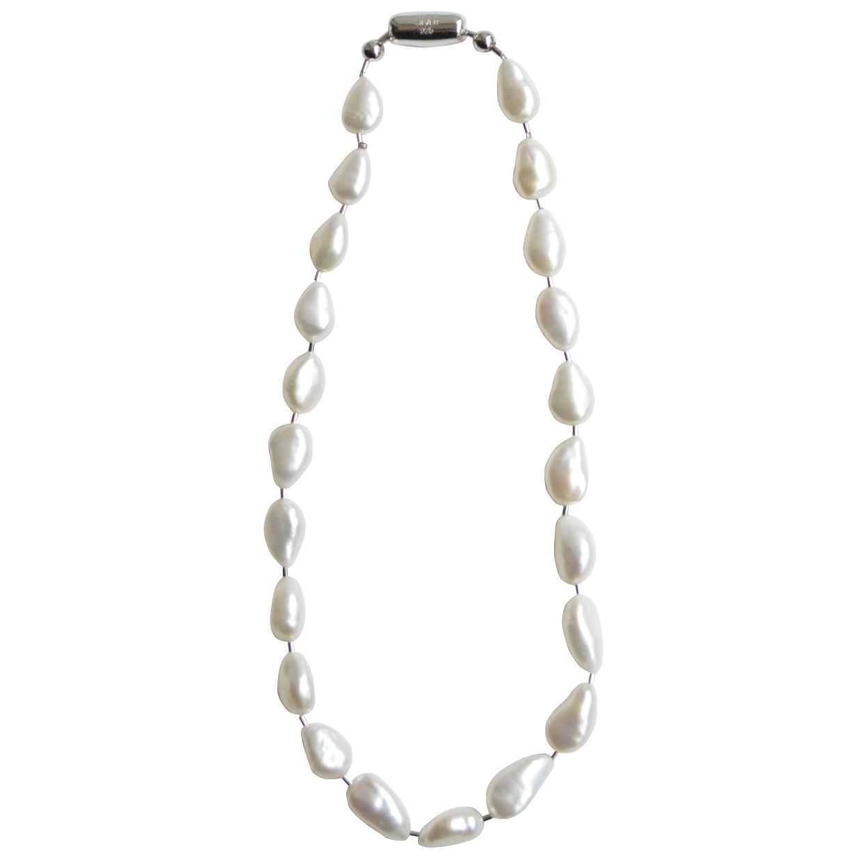 パールネックレス¥33,000（マユ／マユ ショールーム）