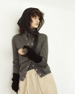 カーディガン¥17,600（アイアワク）